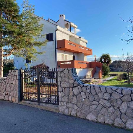 Family Apartments Tomy Punat Exterior photo