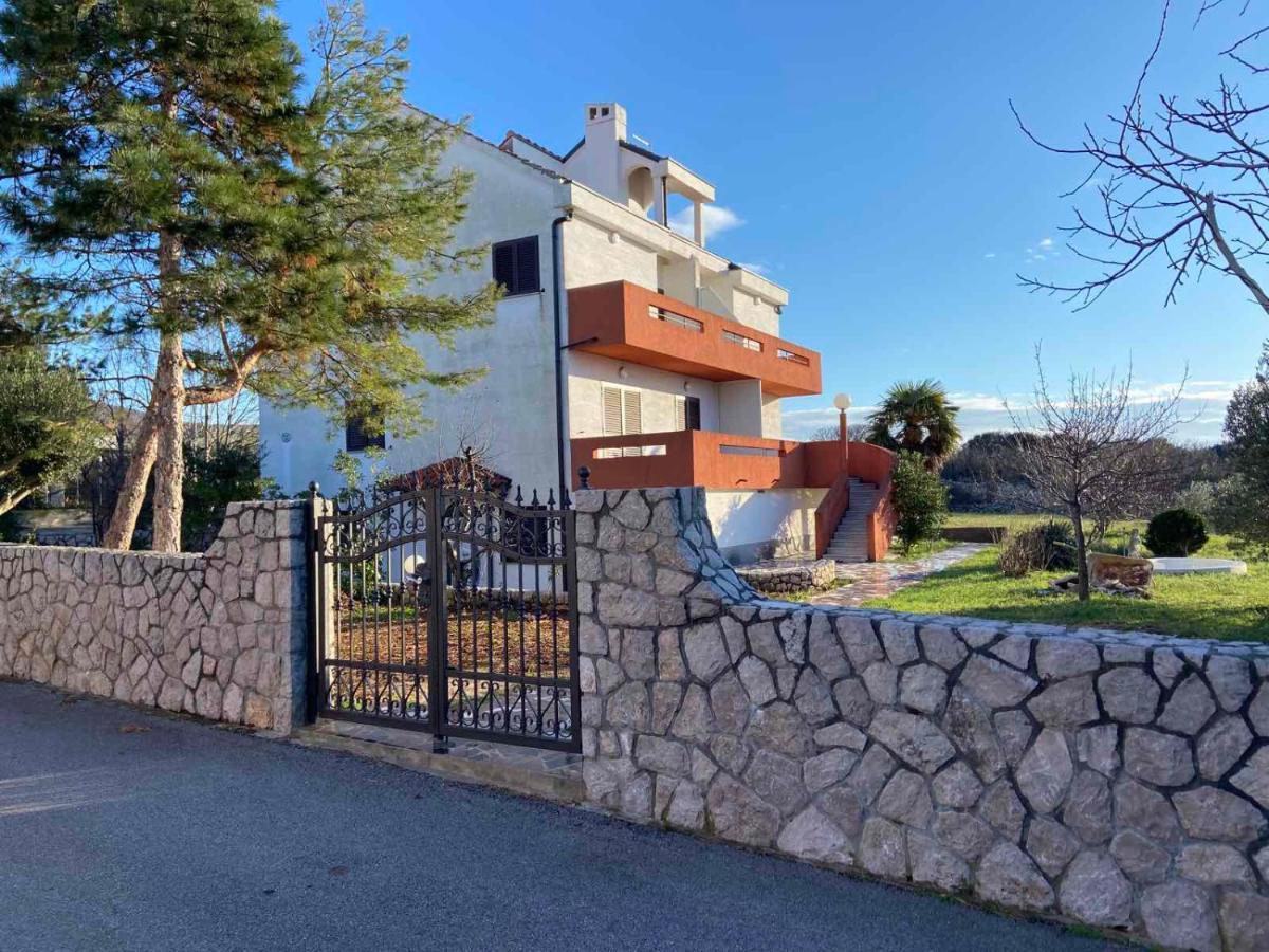 Family Apartments Tomy Punat Exterior photo