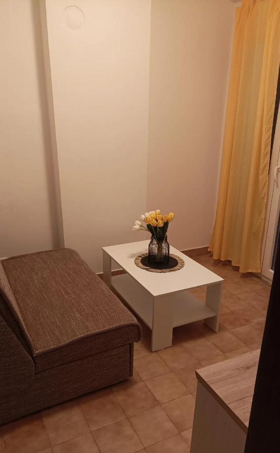 Family Apartments Tomy Punat Exterior photo