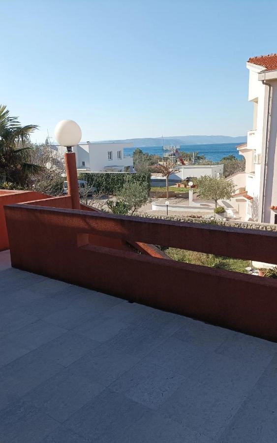 Family Apartments Tomy Punat Exterior photo