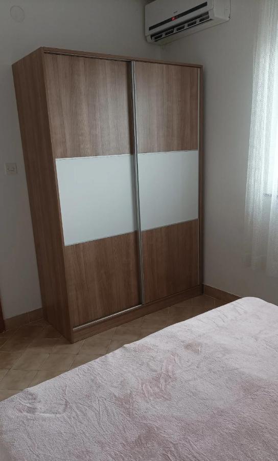 Family Apartments Tomy Punat Exterior photo